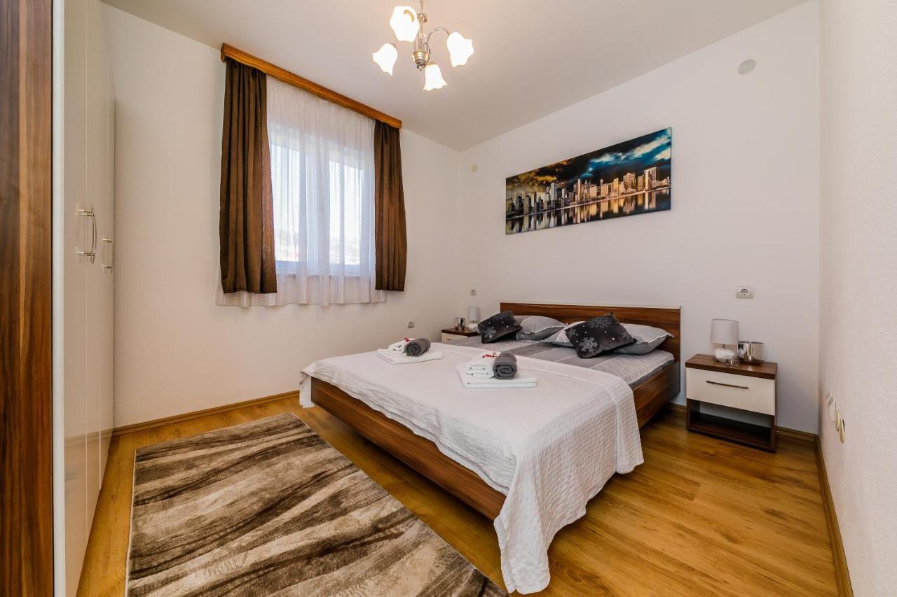 Lamarin Ostanak kod kuće *