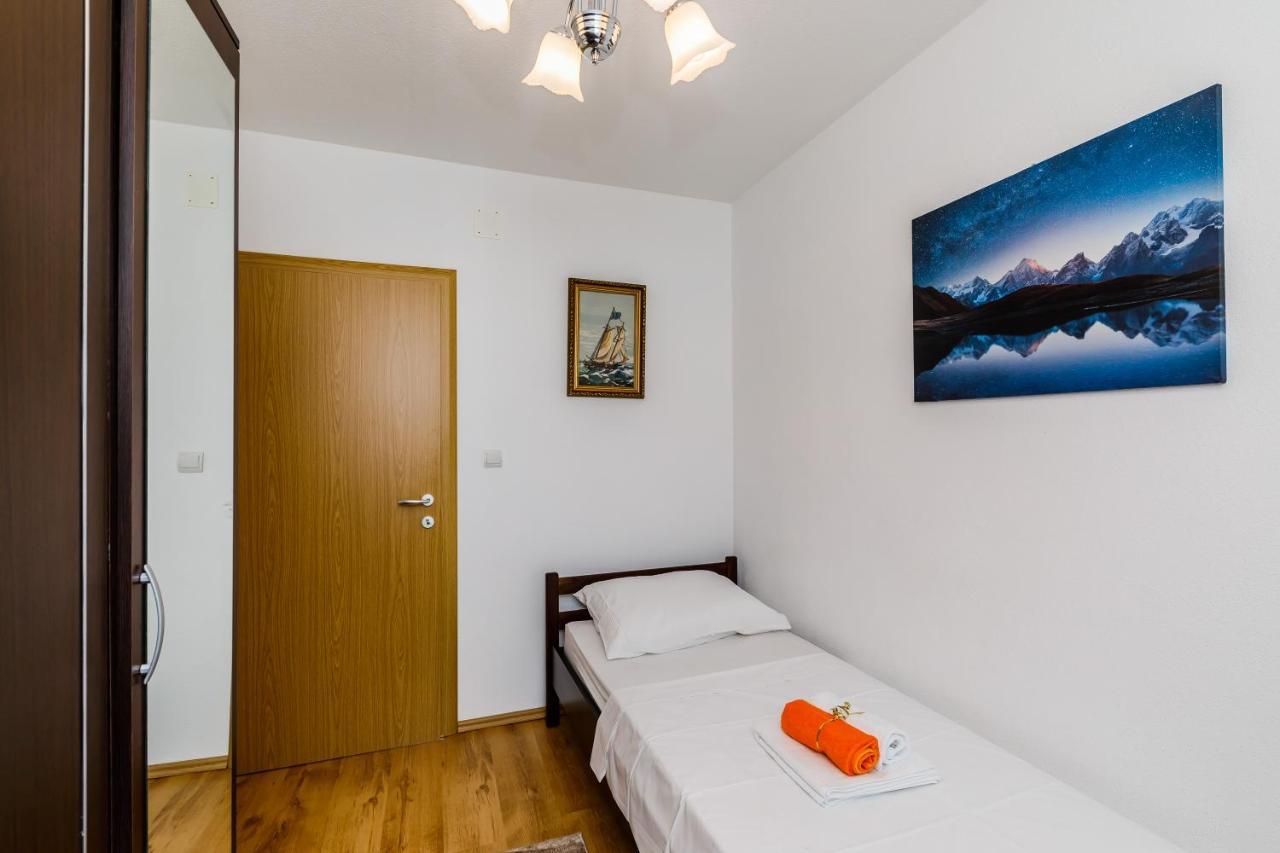 Lamarin Ostanak kod kuće Kastela