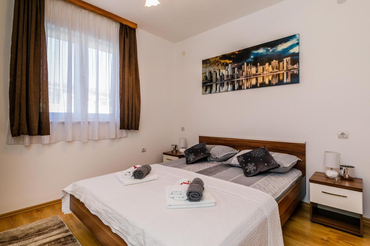 Lamarin * Kastela